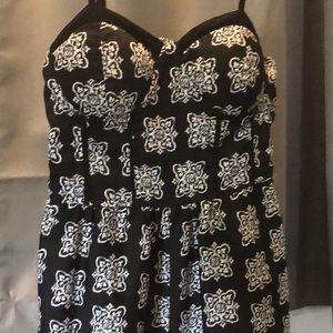 Black & White Floral Pattern Jumpsuit